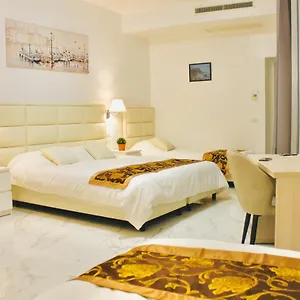 900 Toscana Hotel